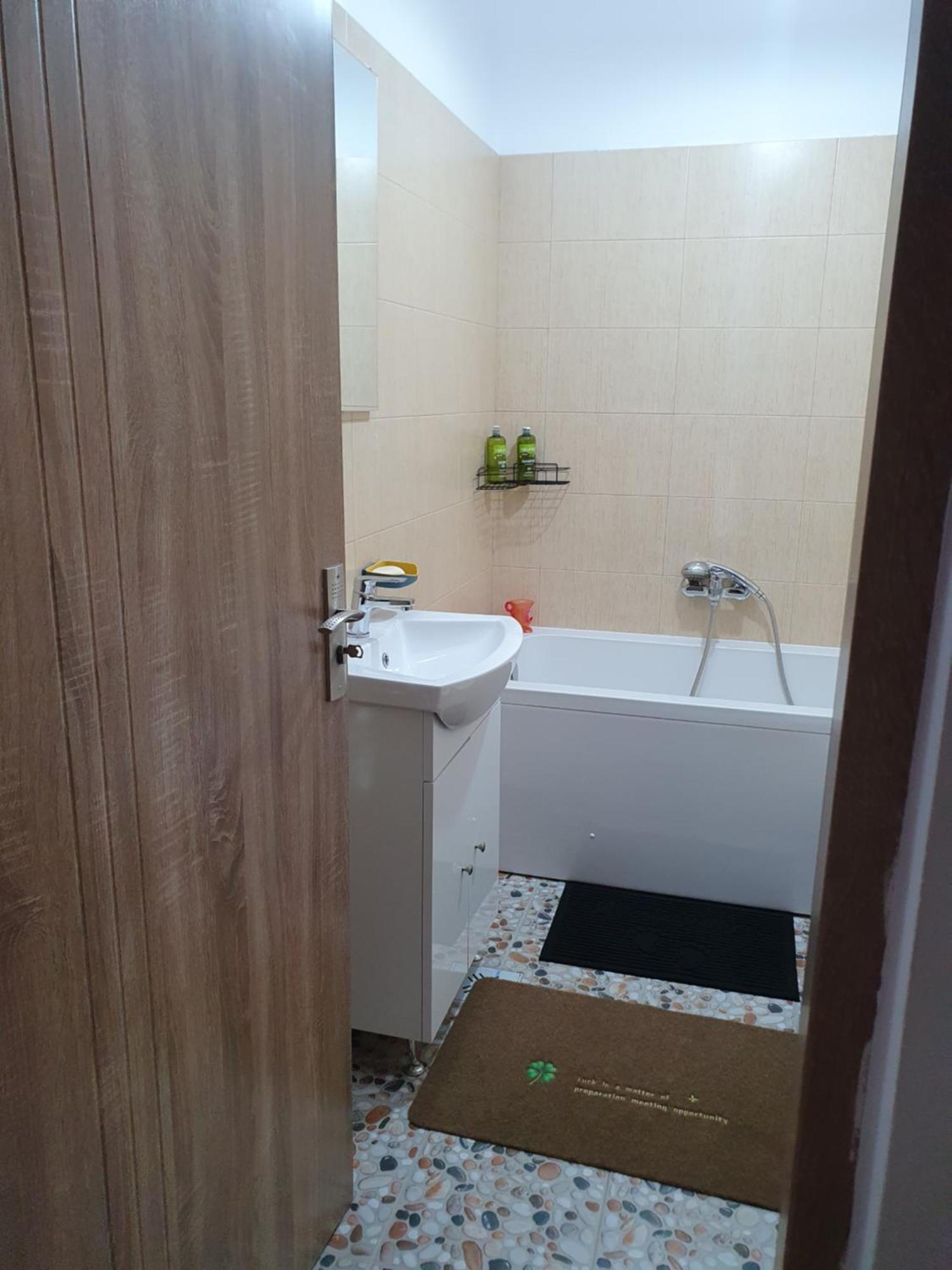 Apartament Castelul Bran Râmnicu Vâlcea Exteriör bild
